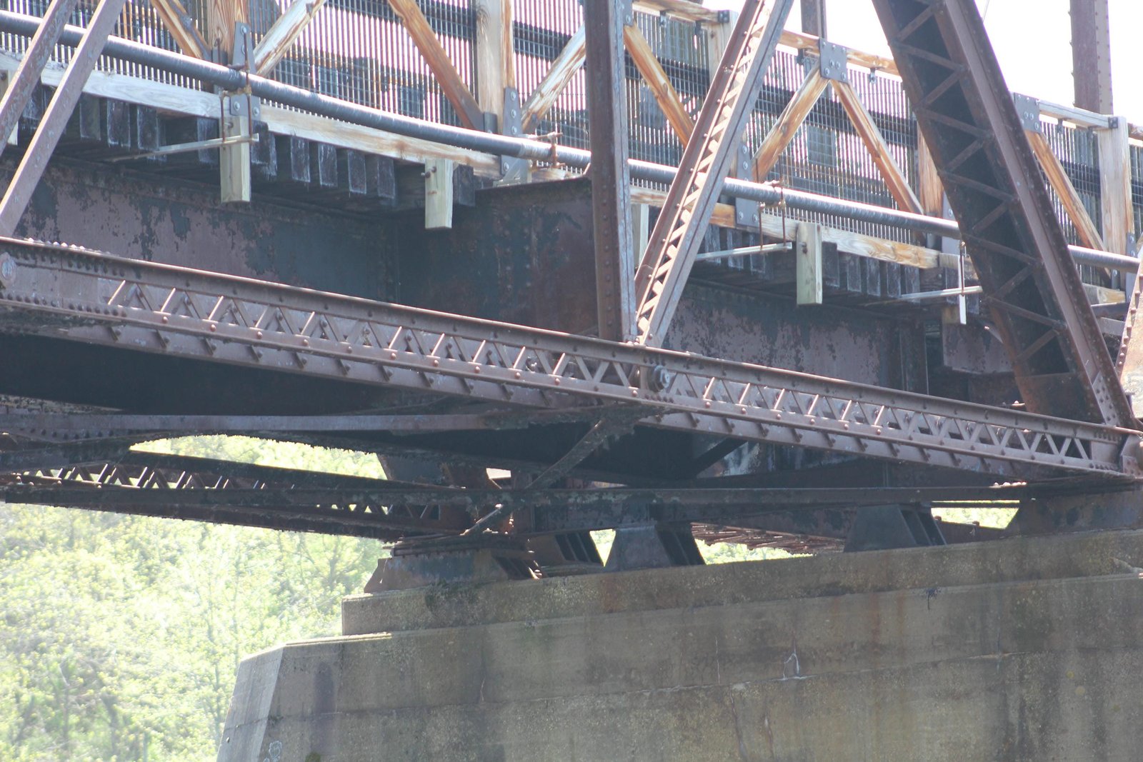 Bottom chord, north span (span #4)